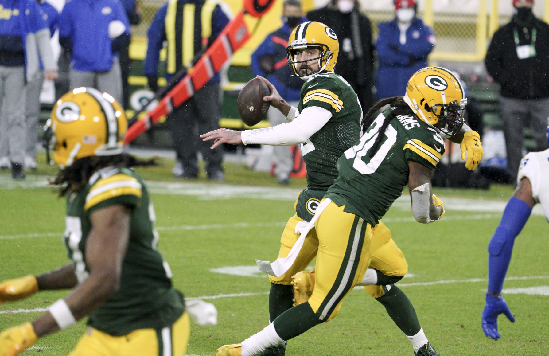 Packers 32, Rams 18